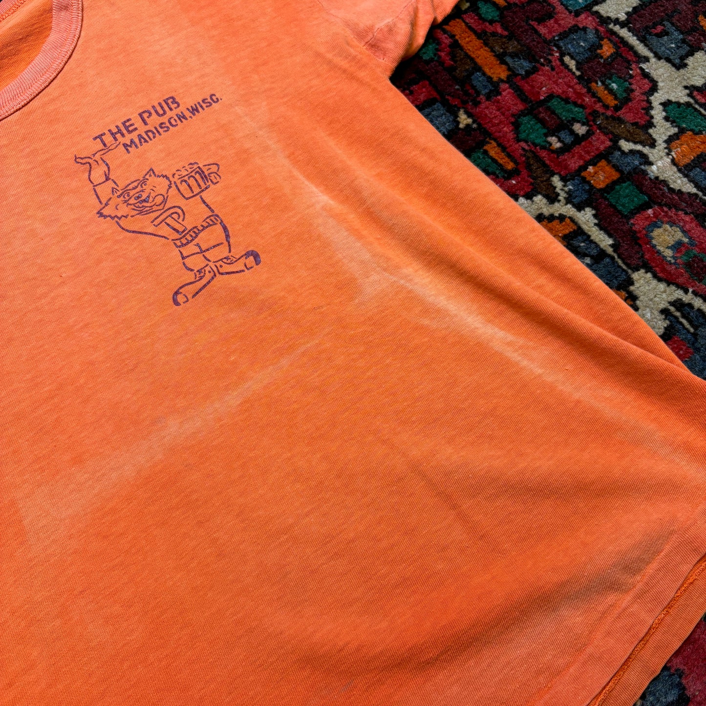 1960s 'The Pub' Mounted Collar Graphic Tee