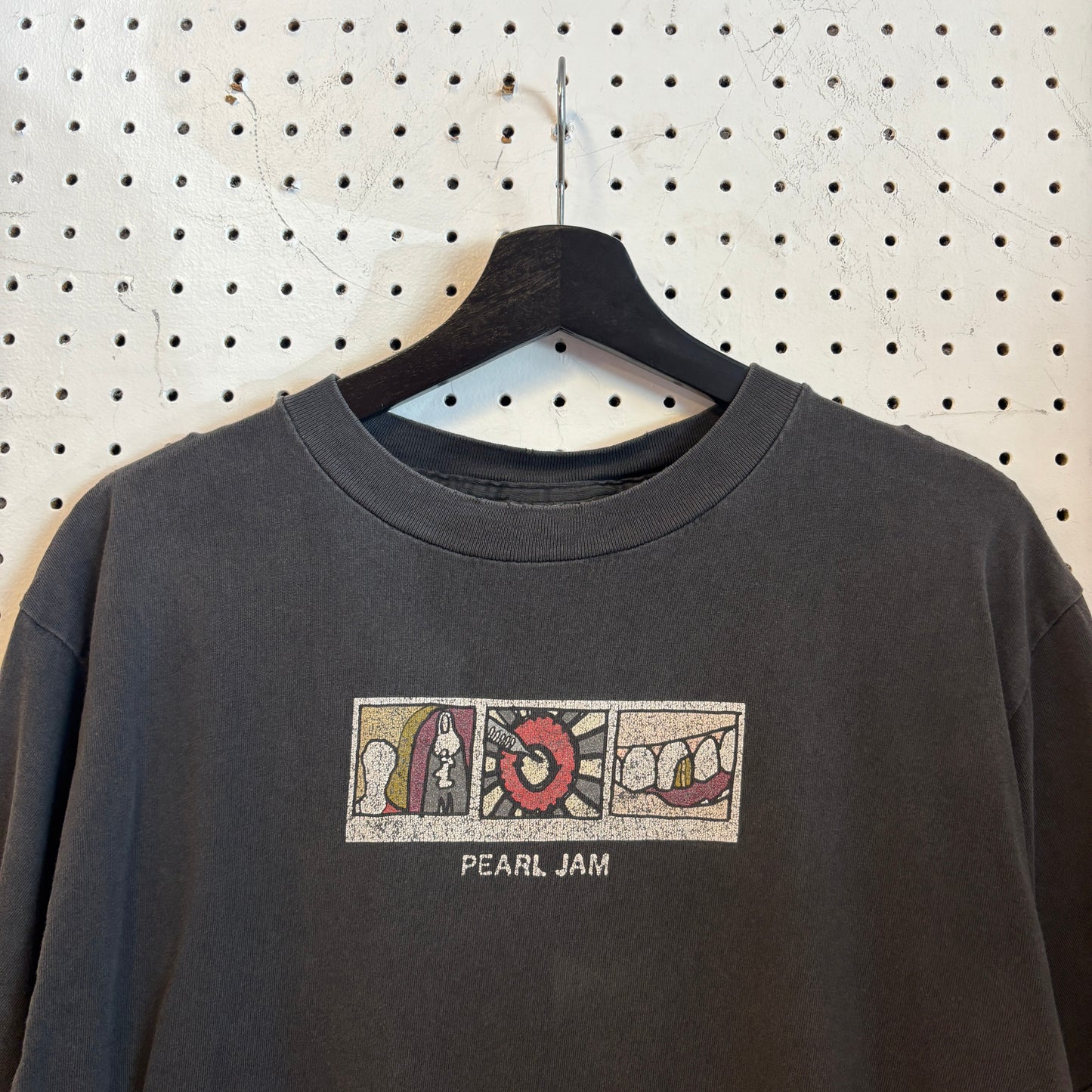 1990s Vintage Pearl Jam Faded Band Tee